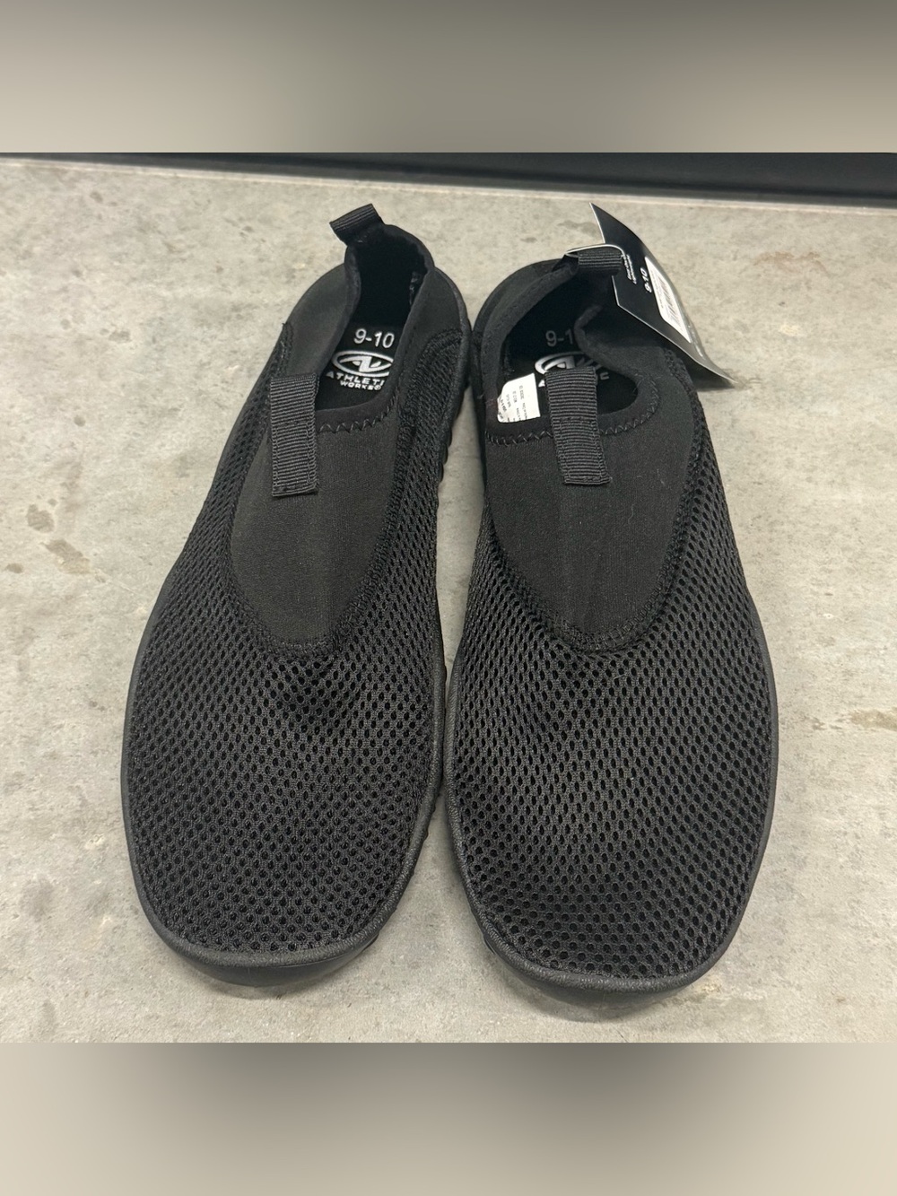 NWT Men’s Athletic Works Water Shoes Black Slip-On Mesh Beach Pool Size 9-10